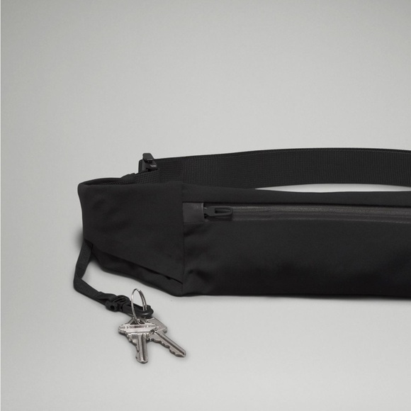Lululemon Fast and Free Running Belt - Picture 2 of 6